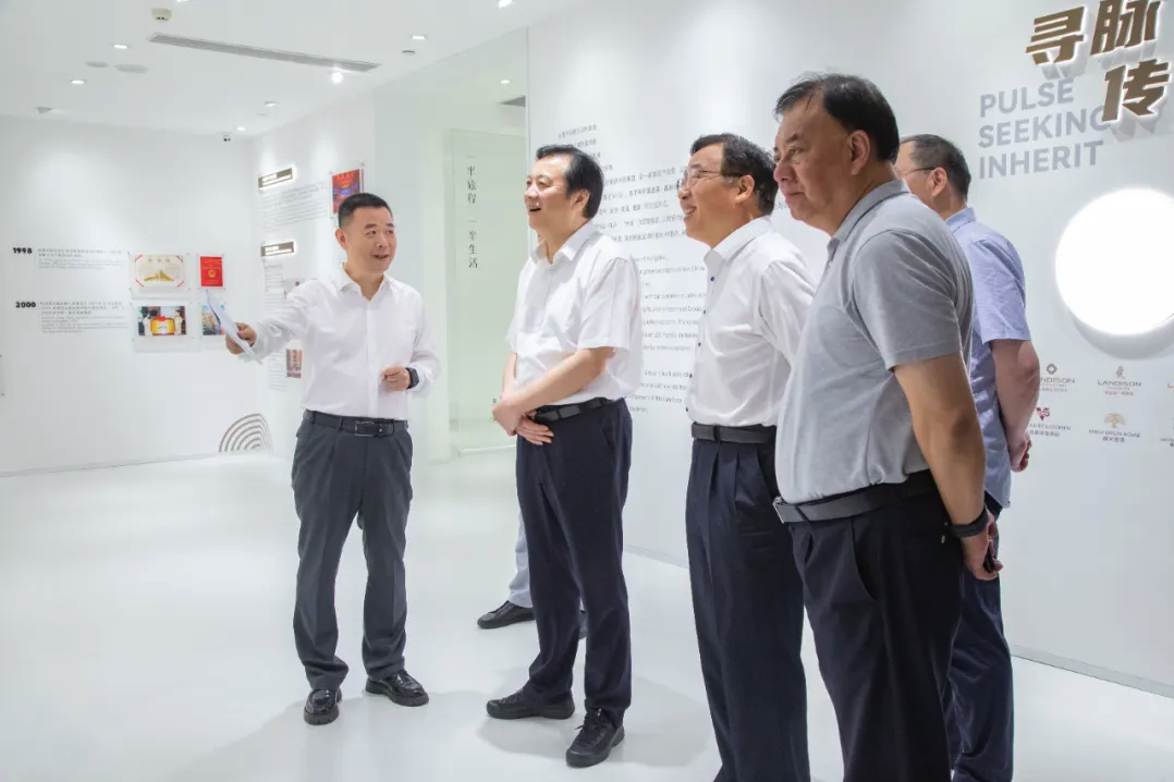 胡伟副省長(cháng)到省旅游投资集团调研